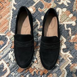 Clark’s Slip-on Suede Penny Loafer | 7.5